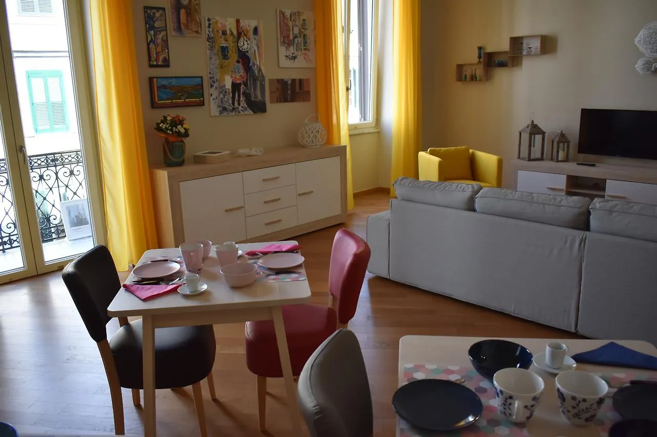 Alojamento de Acomodação e Pequeno-almoço I Vicere B&B Deluxe Nápoles